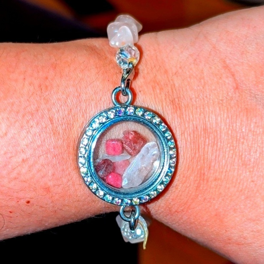 Vintage Y2K Romantic Pink Glass Beads Locket Bracelet Silver Tone Chakra Healing